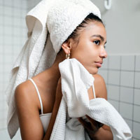 敏感肌の人が洗顔をする時に注意するべき点や意識するべきポイントについて解説！